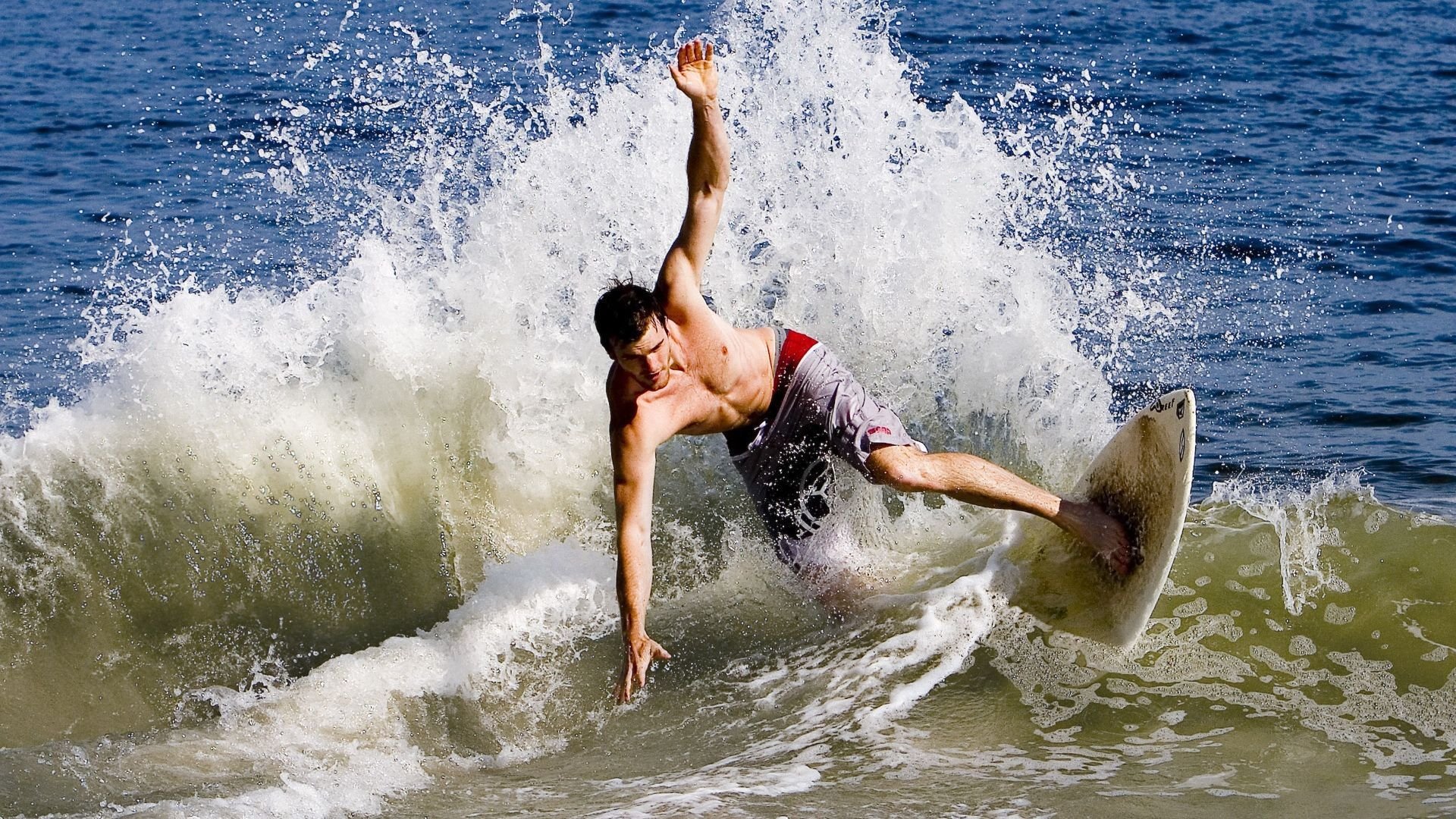 开云下载-戈贝尔英超争冠夜，骑士跨时空制霸鹈鹕，体育奇幻夜的权力游戏