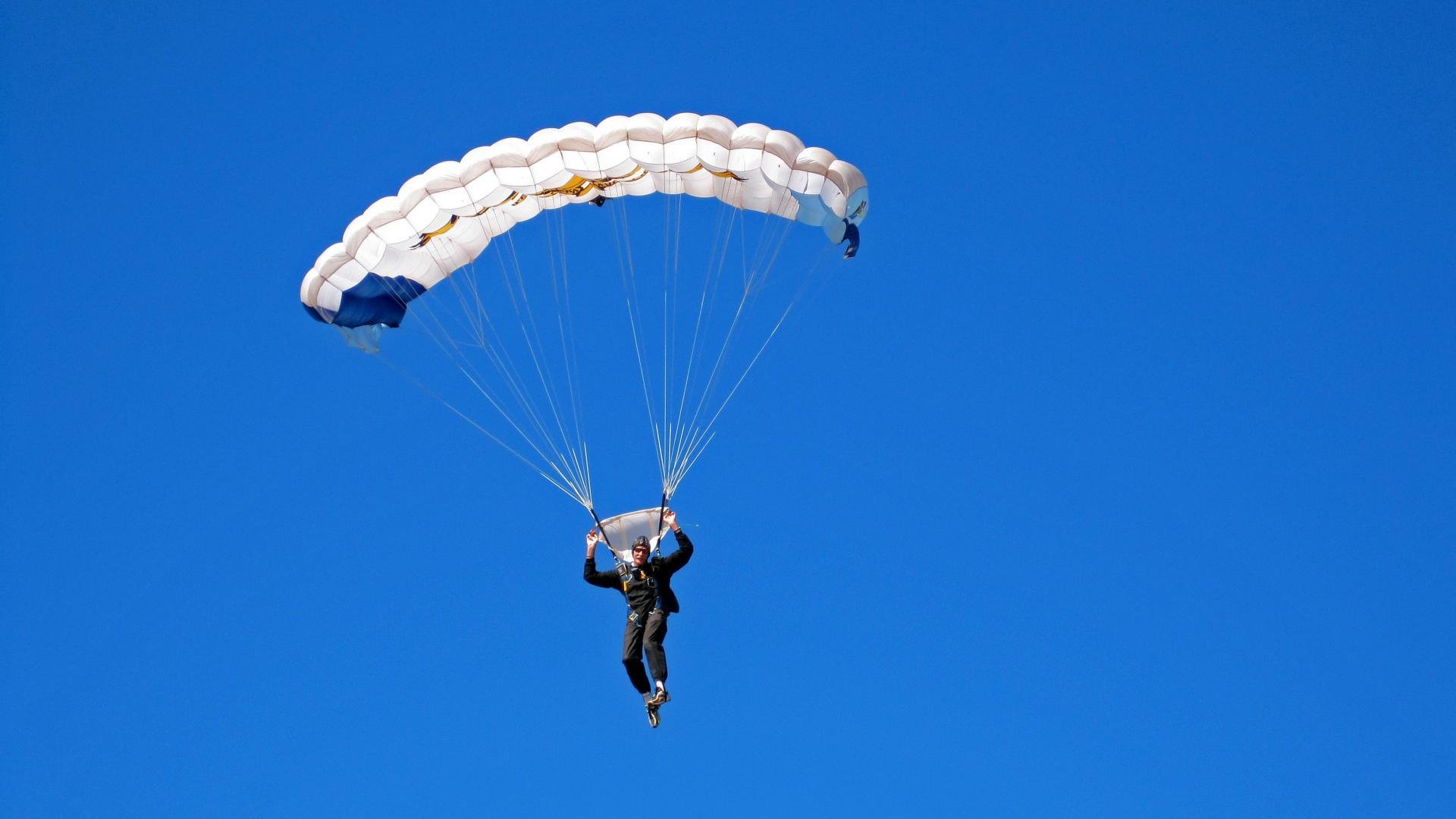 开云体育入口-尼克斯冲垮雷霆，哈利伯顿如何成为撕裂防线的关键先生